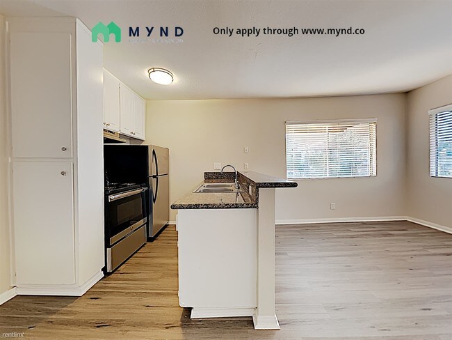 Building Photo - 1 br, 1 bath  - 2411 Adams Ave 21