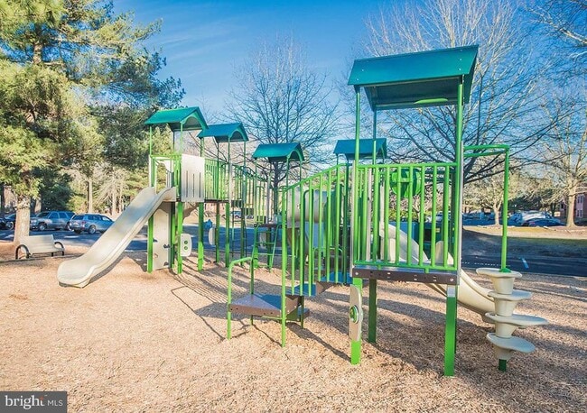 Building Photo - 804 College Ln