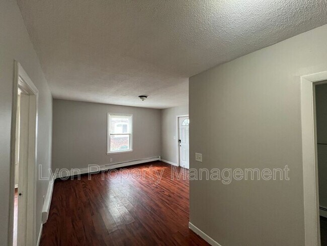 Building Photo - 53 Prest St