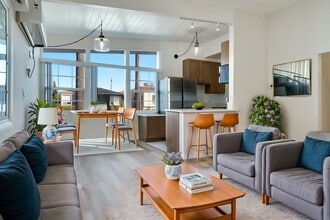 Building Photo - 139 N Hamilton Dr