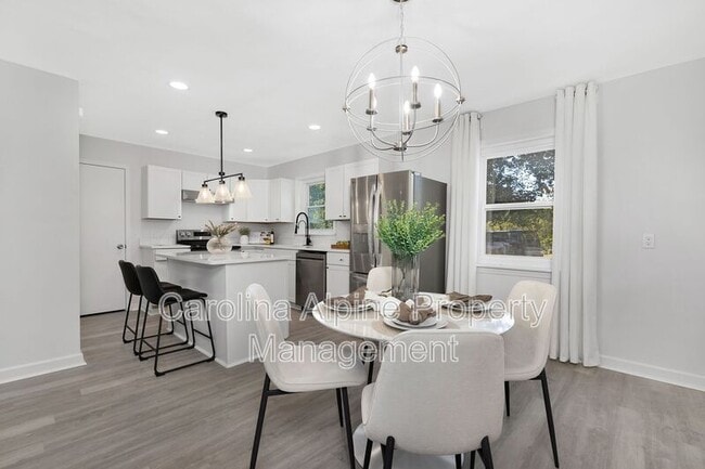 Building Photo - 4420 Chebar Dr