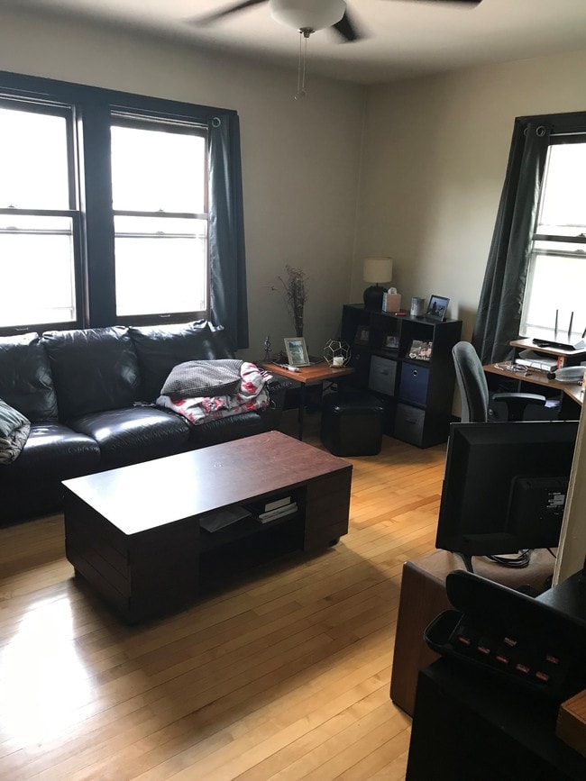 Building Photo - 707 University