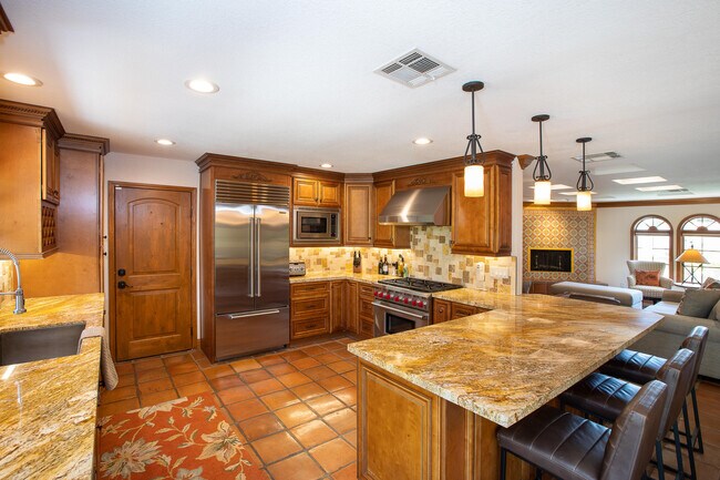 Building Photo - 387 S Cahuilla Rd