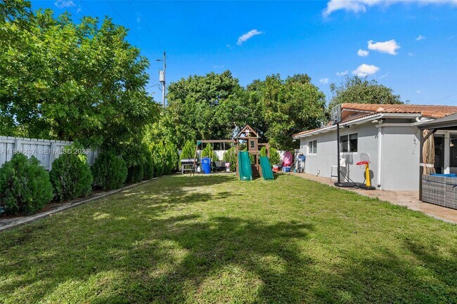 Building Photo - 4306 Johnson St