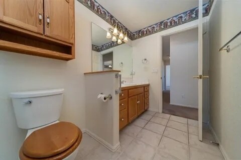 Building Photo - 601 Shadowbrook Dr