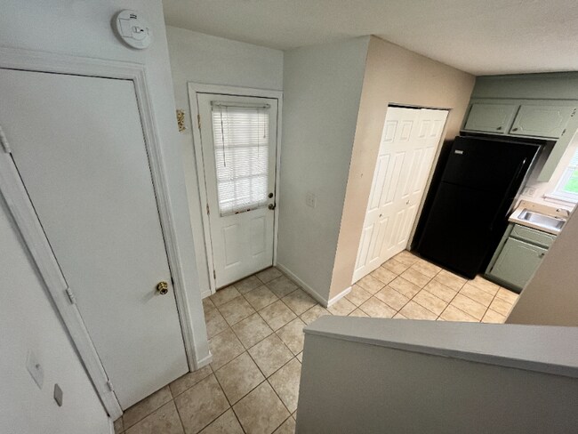 Building Photo - 214 Plantation Rd