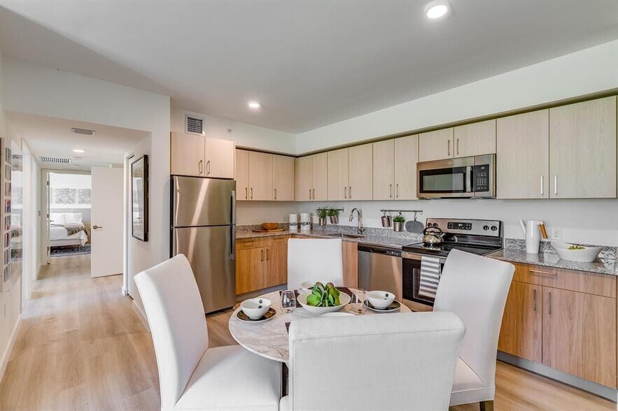 Building Photo - 5961 SW 68th St