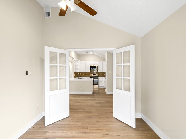 Building Photo - 9254 Autumnsong Dr