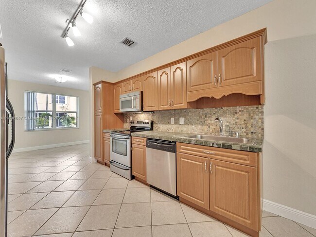 Building Photo - 16879 SW 1st Manor