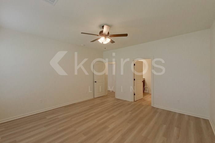 Building Photo - 121 Salvat Dr