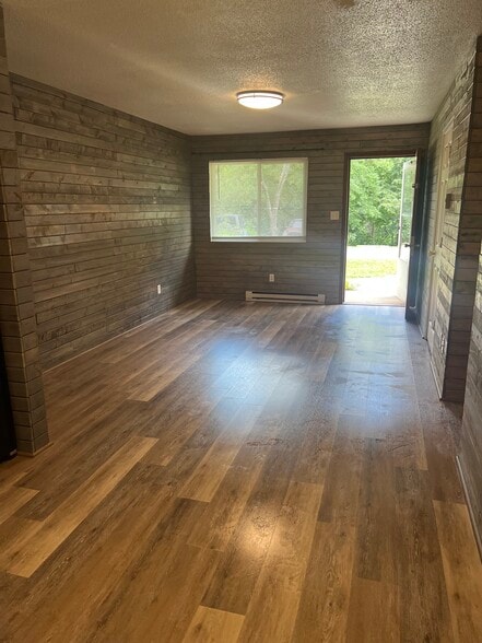 Building Photo - 1 Popple Dr