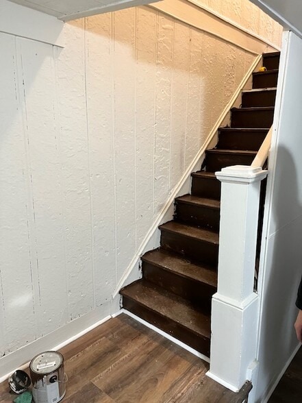 Building Photo - 550 Clark St