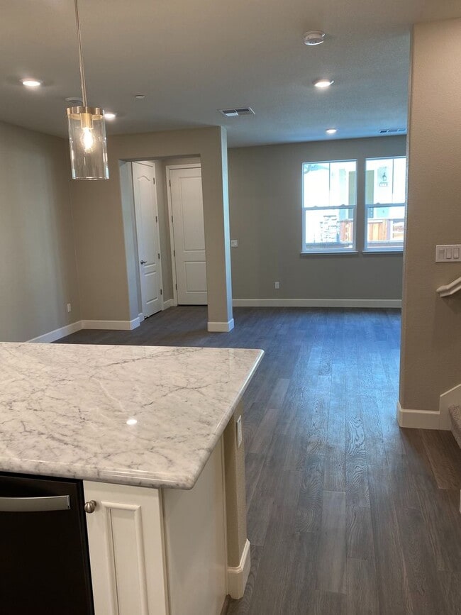 Building Photo - 114 Wallace Cir