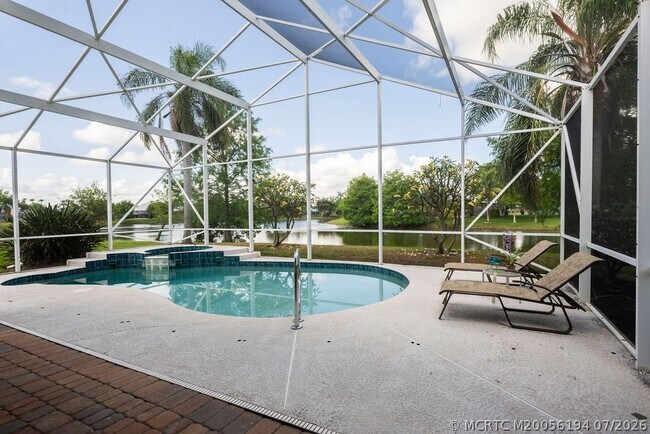 Building Photo - 2096 NW Marsh Rabbit Ln