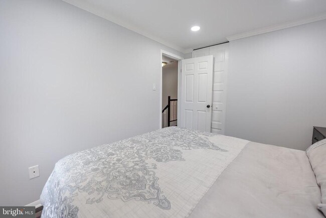 Building Photo - 5326 Larochelle Ct