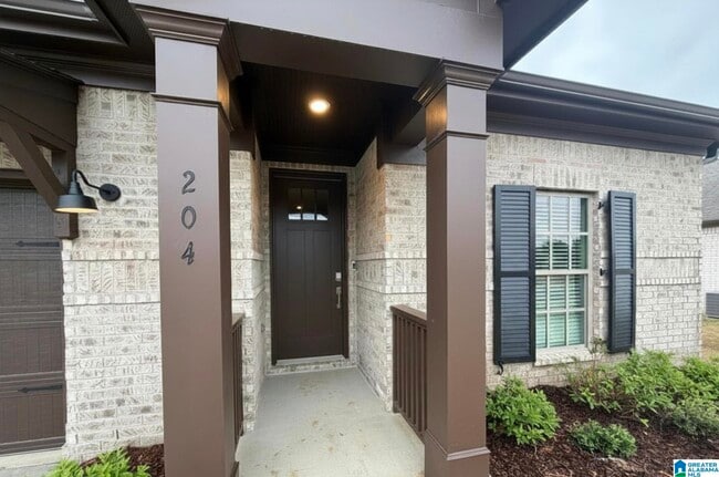 Building Photo - 204 Stockyard Cir