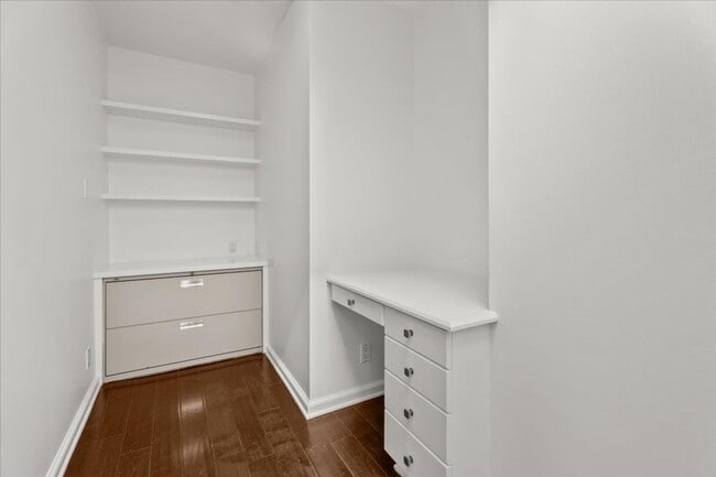 Building Photo - Private Hillside Retreat with Expansive Yard, Chef’s Kitchen, and Spa-Like Primary Suite