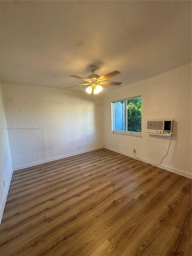 Building Photo - 2891 NW 13th Ct