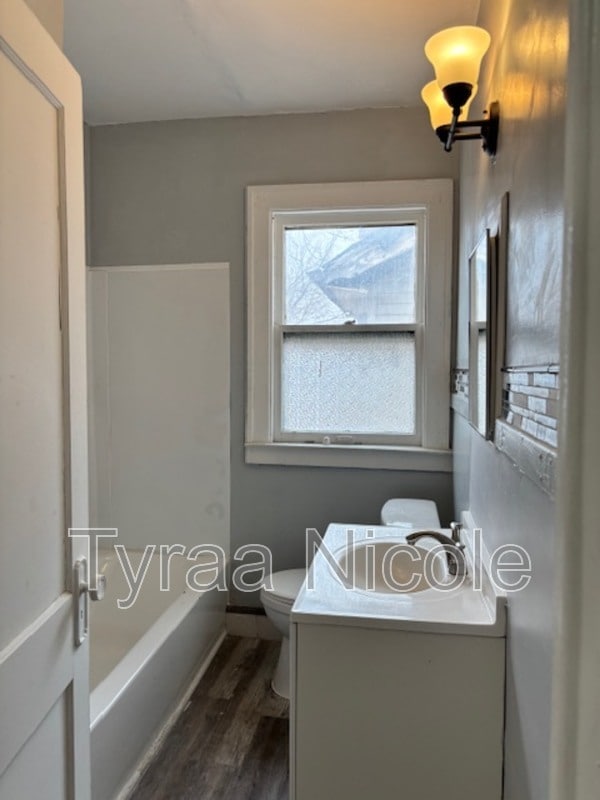 Building Photo - 2285 Cortland St