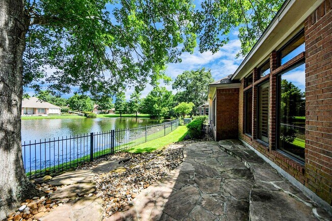 Building Photo - 39 Wild Meadow Ct