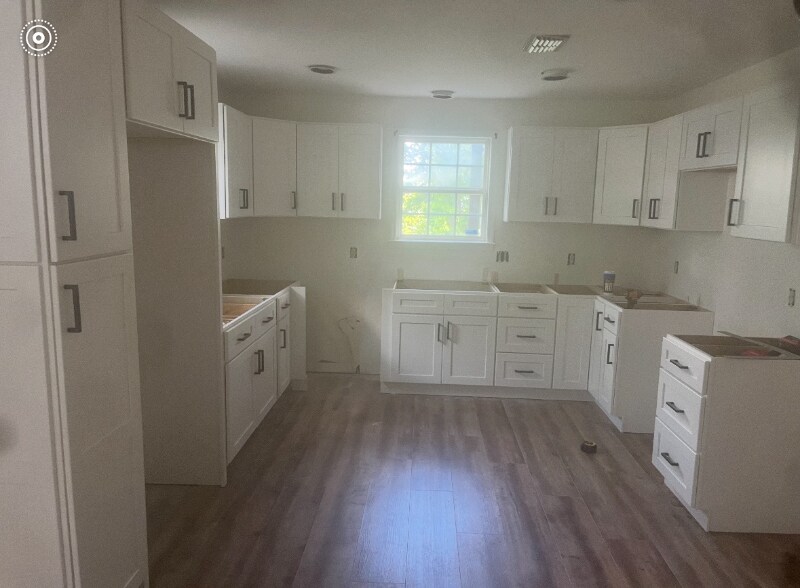 Building Photo - 1808B Ashwood Ave