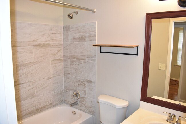 Building Photo - 3 Bed/2 Bath Home in East Nashville, Pet F...