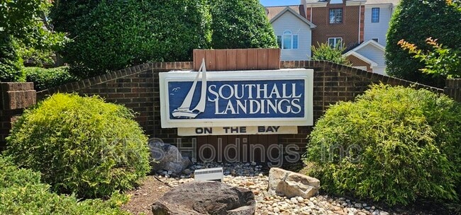Building Photo - 200 Mainsail Dr