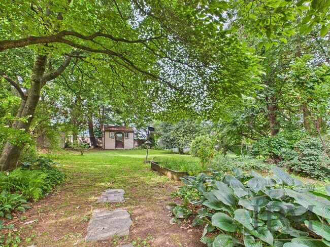 Building Photo - Coming Soon- Charming 3 Bedroom, 1.5 Bath ...
