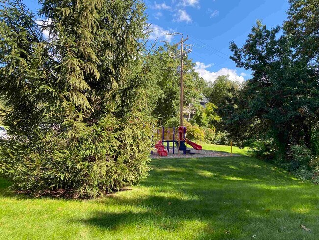 Building Photo - 145 Eastern Ave