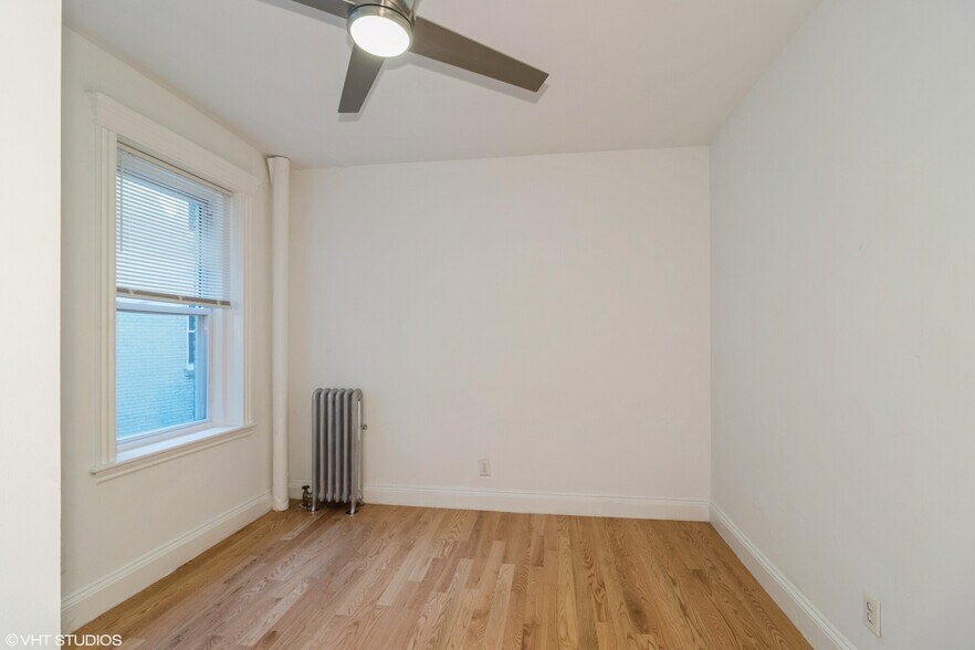 Building Photo - 125 Park Dr