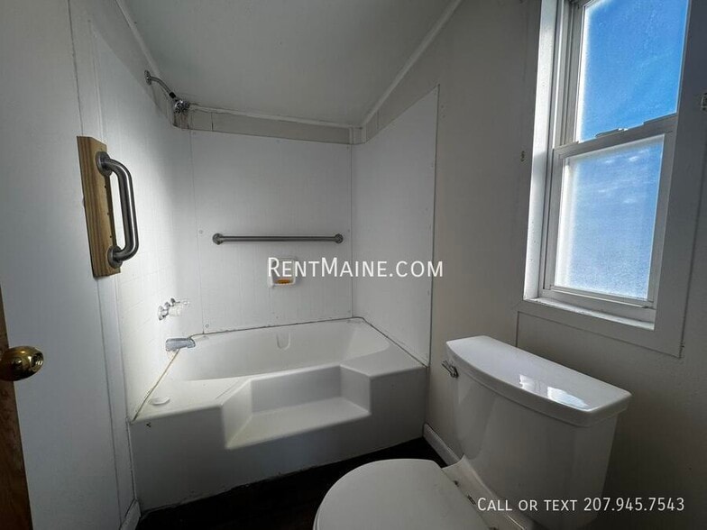 Building Photo - 188 F St