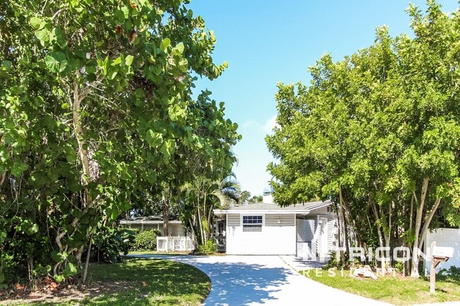 Primary Photo - 5560 Waneta Pl