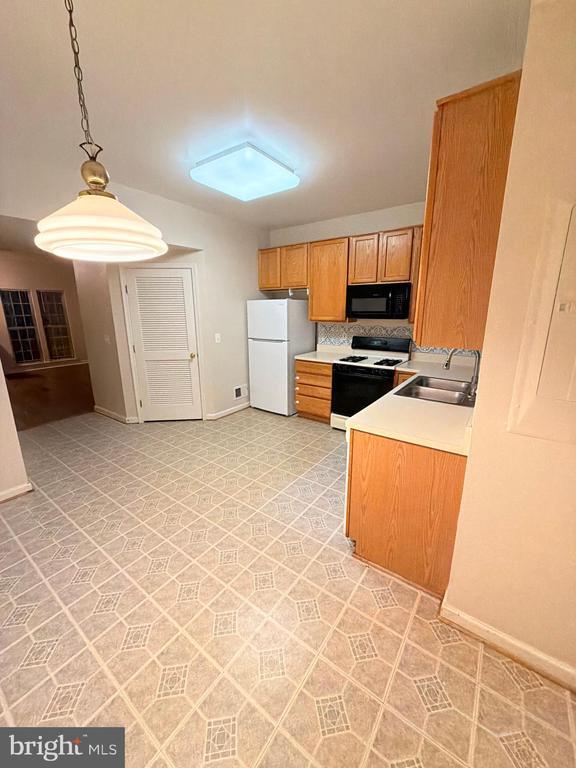 Building Photo - 21076 Bitterroot Terrace