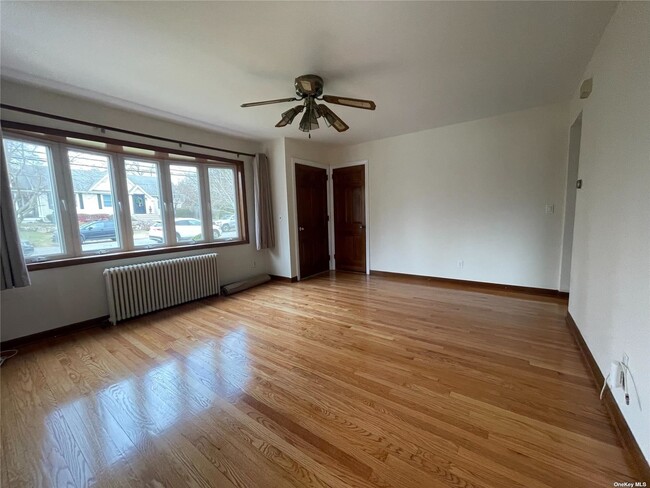 Building Photo - 8 Crestfield Pl