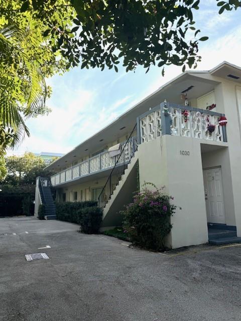 Building Photo - 1030 NE 80th St