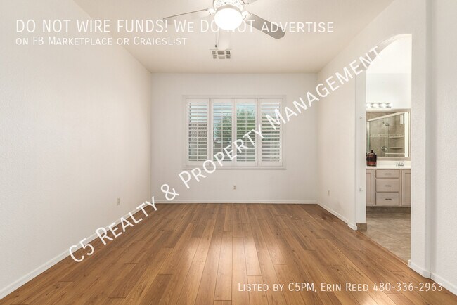 Building Photo - 1413 E Peach Tree Dr