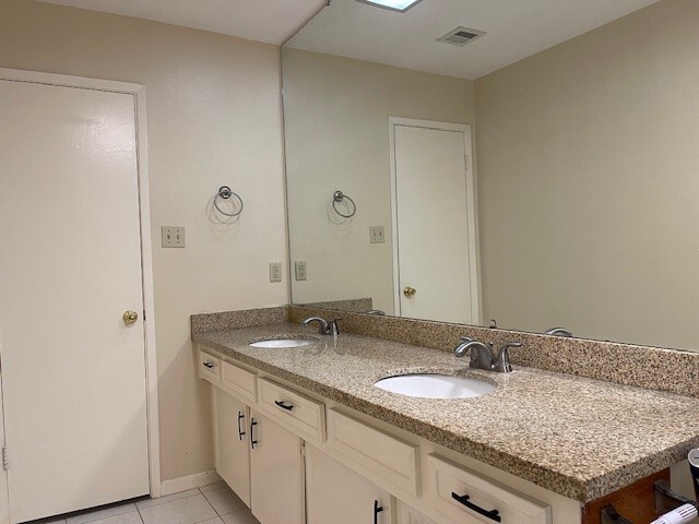 Building Photo - 2726 Mesquite Dr