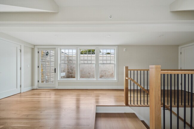 Building Photo - 8 Husted Ln