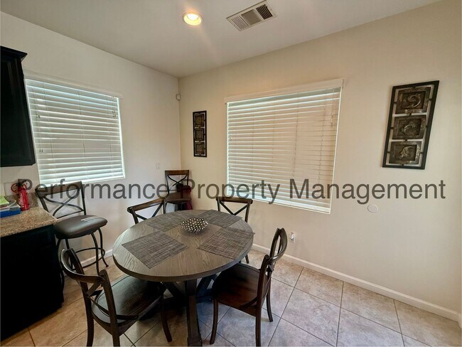 Building Photo - Spacious 4 Bed/2 Bath SW Bakersfield Home w/ RBP & $0 Deposit Option