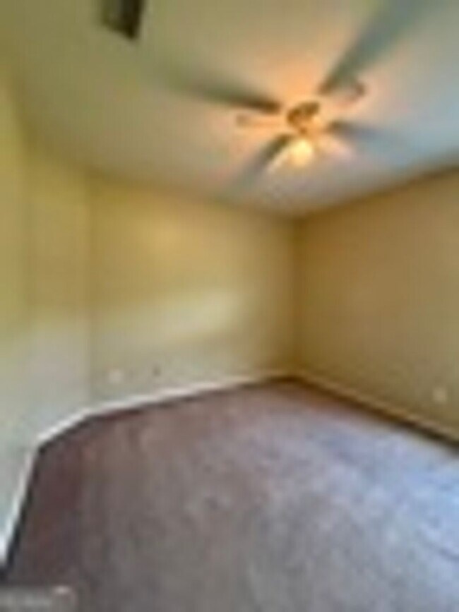 Building Photo - 200 Royal Palms Ave