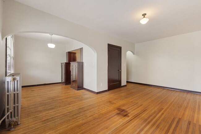 Building Photo - 5230 E Washington St