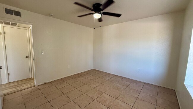 Building Photo - 3128 E Cicero St