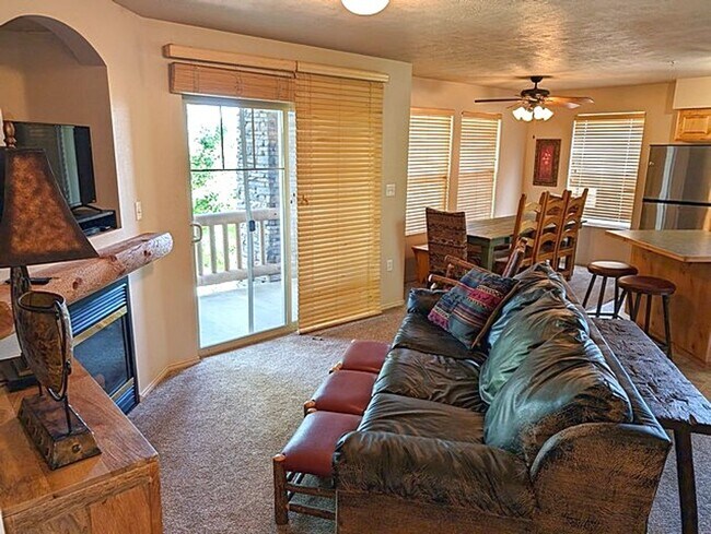 Building Photo - Fully Furnished Fox Bay Condo, AC, 2 Parki...
