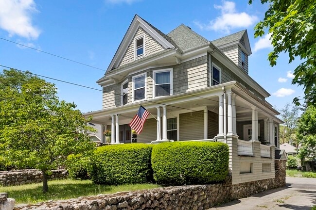 Primary Photo - 221 Franklin St
