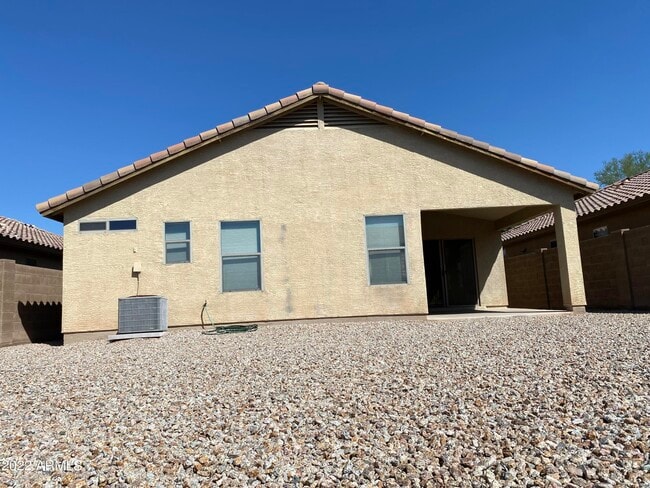 Building Photo - 46065 W Starlight Dr