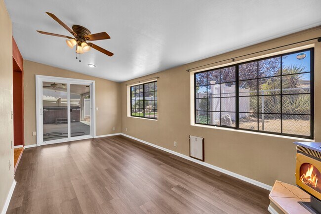 Building Photo - 57815 Desert Gold Dr