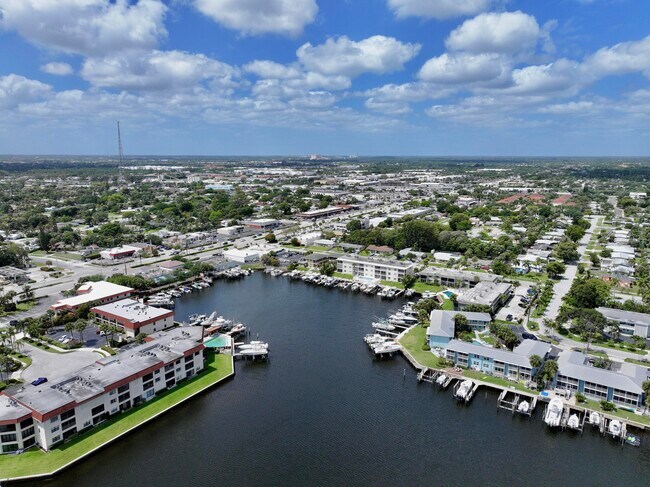 Building Photo - 312 Northlake Dr