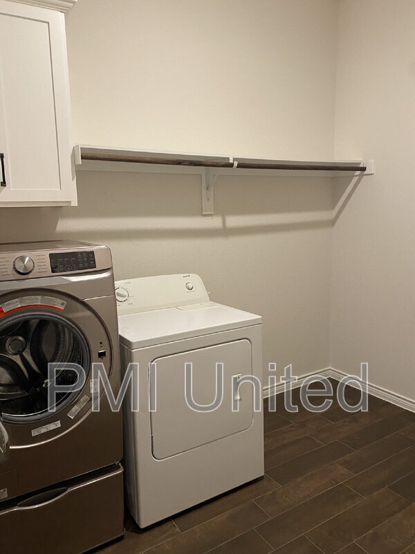 Building Photo - 2920 Brady Starr Dr