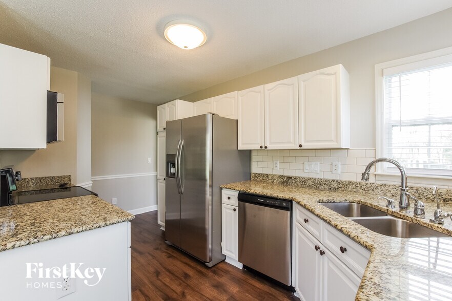 Building Photo - 1703 Glenn Meade Dr