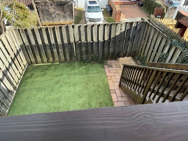 Building Photo - 21 Skidmore Ct